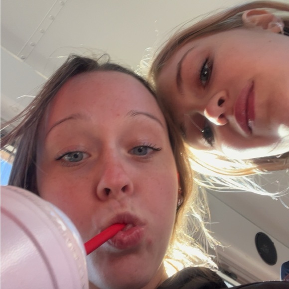 Meet your Posher, Brianna - Picture 1 of 1